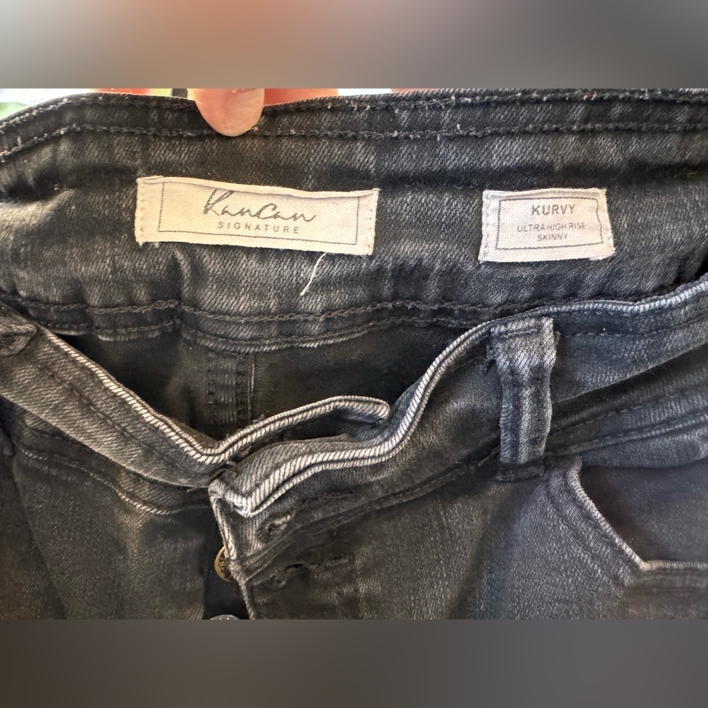 Kancan Signature Button Up Curvy Jeans - Picture 6 of 8